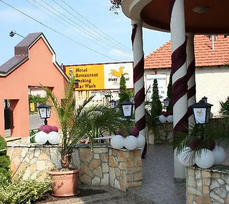 Arany Kakas Fogado Petervasara